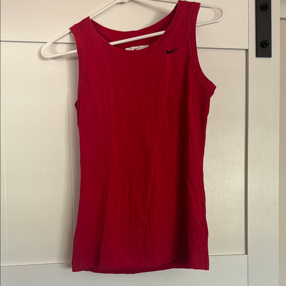 Nike Red Fitted Sleeveless Tank Top